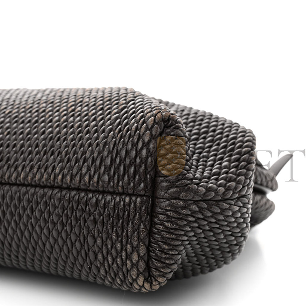 BOTTEGA VENETA LAMBSKIN KNIT MEDIUM THE POINT TRIANGLE BAG FONDANT (30*25*13cm) BOTTEGA VENETA LAMBSKIN KNIT MEDIUM THE POINT TRIANGLE BAG FONDANT (30*25*13cm)