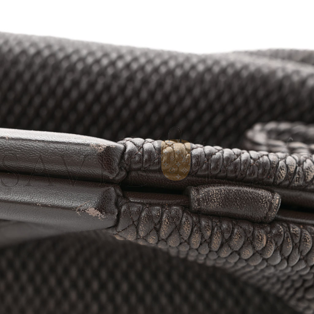 BOTTEGA VENETA LAMBSKIN KNIT MEDIUM THE POINT TRIANGLE BAG FONDANT (30*25*13cm) BOTTEGA VENETA LAMBSKIN KNIT MEDIUM THE POINT TRIANGLE BAG FONDANT (30*25*13cm)