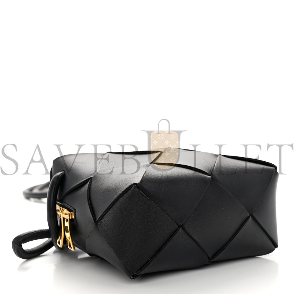 BOTTEGA VENETA LAMBSKIN MAXI INTRECCIATO MINI CASSETTE CAMERA BAG BLACK (15*14*7cm) BOTTEGA VENETA LAMBSKIN MAXI INTRECCIATO MINI CASSETTE CAMERA BAG BLACK (15*14*7cm)