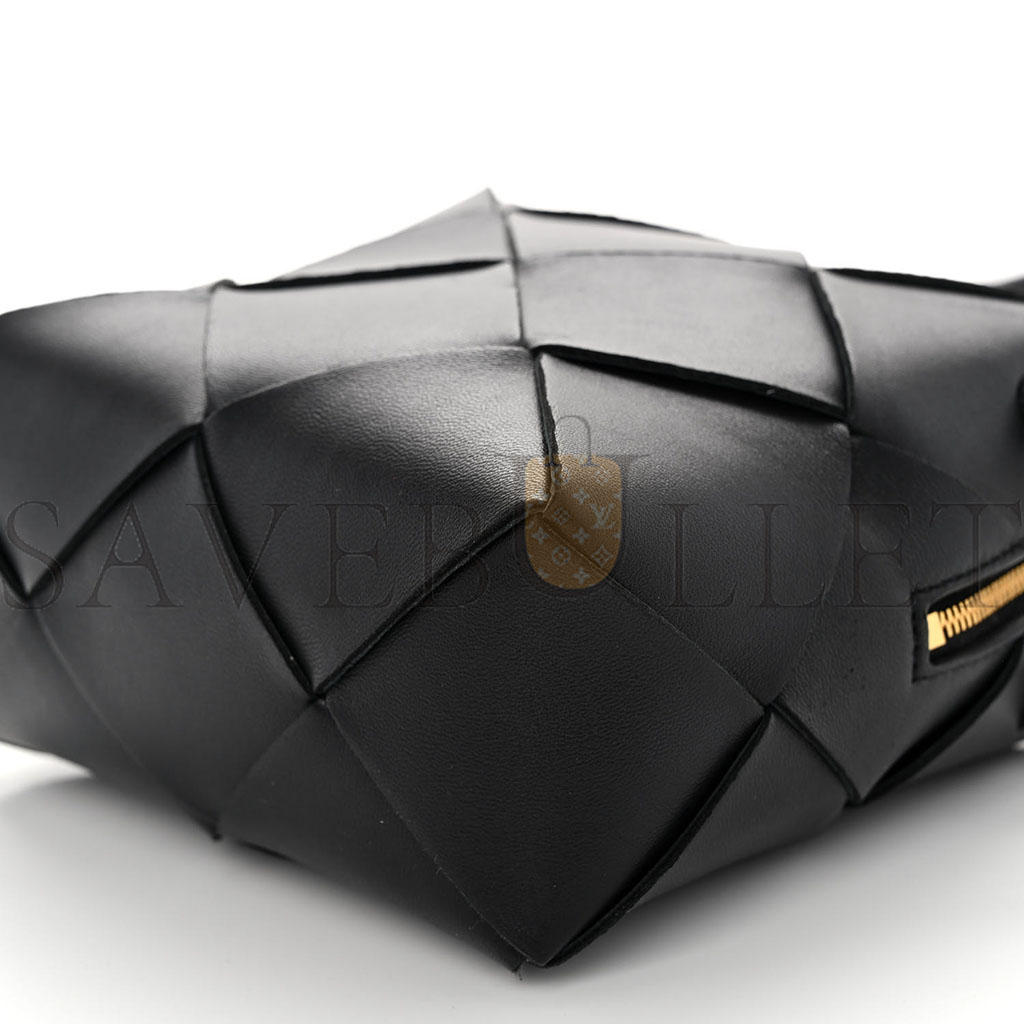BOTTEGA VENETA LAMBSKIN MAXI INTRECCIATO MINI CASSETTE CAMERA BAG BLACK (15*14*7cm) BOTTEGA VENETA LAMBSKIN MAXI INTRECCIATO MINI CASSETTE CAMERA BAG BLACK (15*14*7cm)
