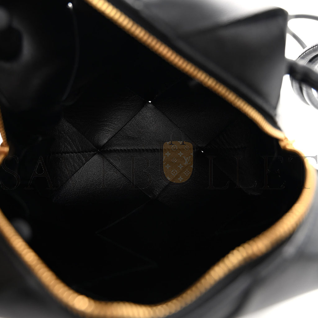 BOTTEGA VENETA LAMBSKIN MAXI INTRECCIATO MINI CASSETTE CAMERA BAG BLACK (15*14*7cm) BOTTEGA VENETA LAMBSKIN MAXI INTRECCIATO MINI CASSETTE CAMERA BAG BLACK (15*14*7cm)