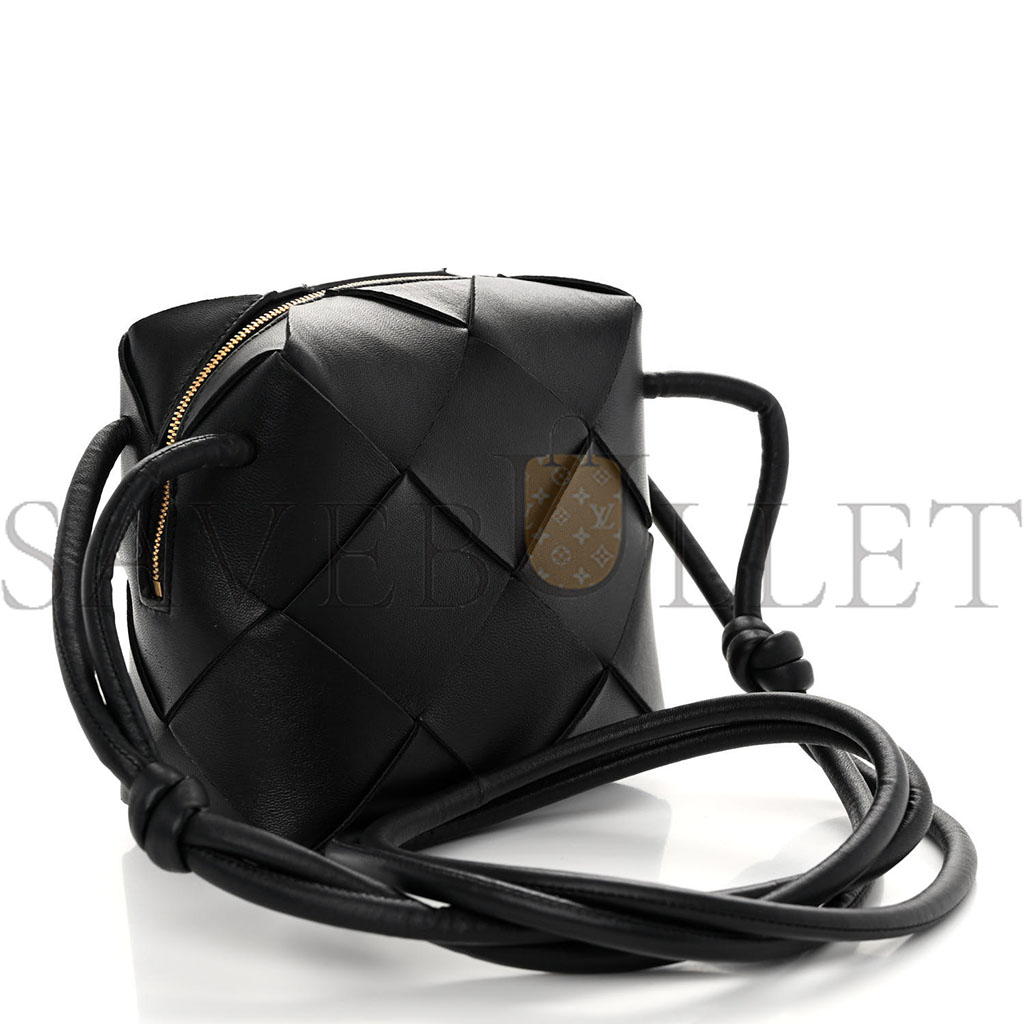 BOTTEGA VENETA LAMBSKIN MAXI INTRECCIATO MINI CASSETTE CAMERA BAG BLACK (15*14*7cm) BOTTEGA VENETA LAMBSKIN MAXI INTRECCIATO MINI CASSETTE CAMERA BAG BLACK (15*14*7cm)