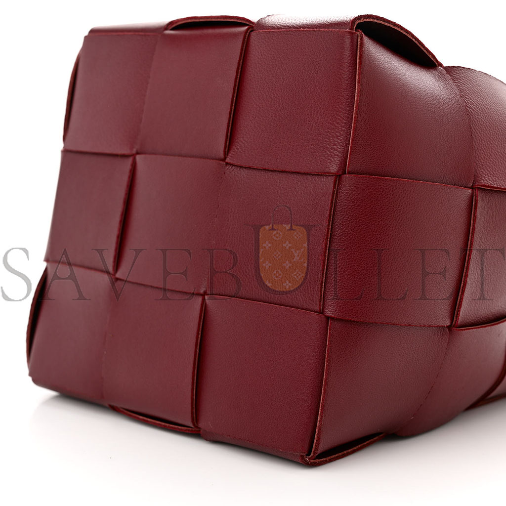 BOTTEGA VENETA NAPPA MAXI INTRECCIATO SMALL CASSETTE BUCKET BAG BORDEAUX (18*14*13cm) BOTTEGA VENETA NAPPA MAXI INTRECCIATO SMALL CASSETTE BUCKET BAG BORDEAUX (18*14*13cm)