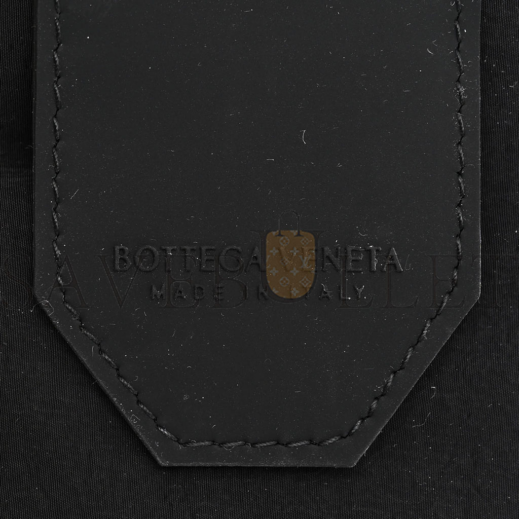 BOTTEGA VENETA PAPER CALFSKIN INTRECCIO MINI CASSETTE SLING BAG BLACK (19*13*5cm) BOTTEGA VENETA PAPER CALFSKIN INTRECCIO MINI CASSETTE SLING BAG BLACK (19*13*5cm)