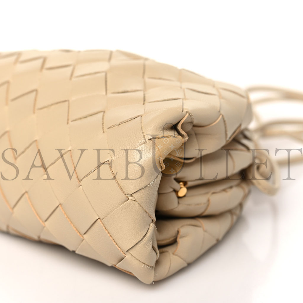 BOTTEGA VENETA NAPPA INTRECCIATO THE MINI POUCH PORRIDGE (22*16*5cm) BOTTEGA VENETA NAPPA INTRECCIATO THE MINI POUCH PORRIDGE (22*16*5cm)