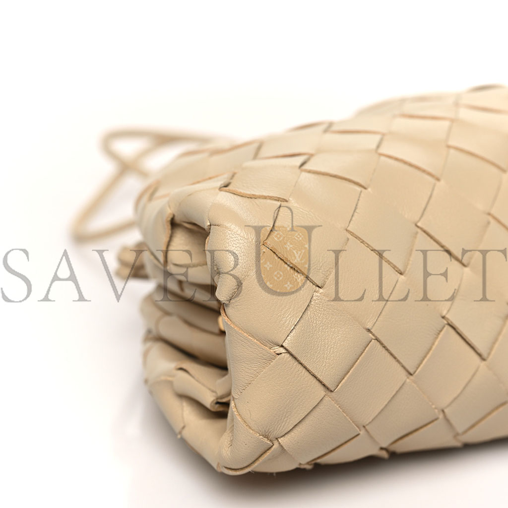 BOTTEGA VENETA NAPPA INTRECCIATO THE MINI POUCH PORRIDGE (22*16*5cm) BOTTEGA VENETA NAPPA INTRECCIATO THE MINI POUCH PORRIDGE (22*16*5cm)