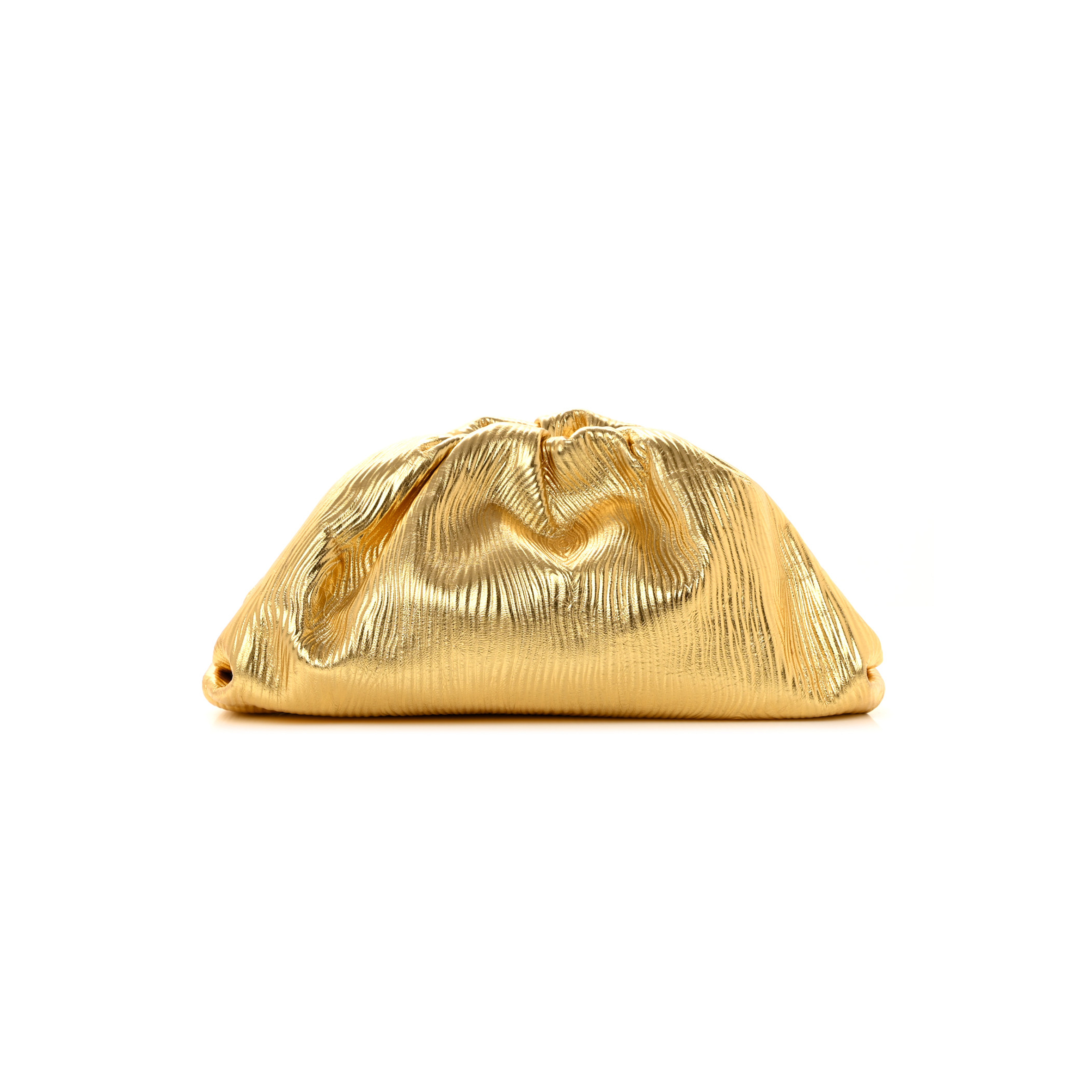 BOTTEGA VENETA METALLIC BARK CALFSKIN EMBOSSED THE POUCH OVERSIZED CLUTCH ORO (39*17*9cm) BOTTEGA VENETA METALLIC BARK CALFSKIN EMBOSSED THE POUCH OVERSIZED CLUTCH ORO (39*17*9cm)