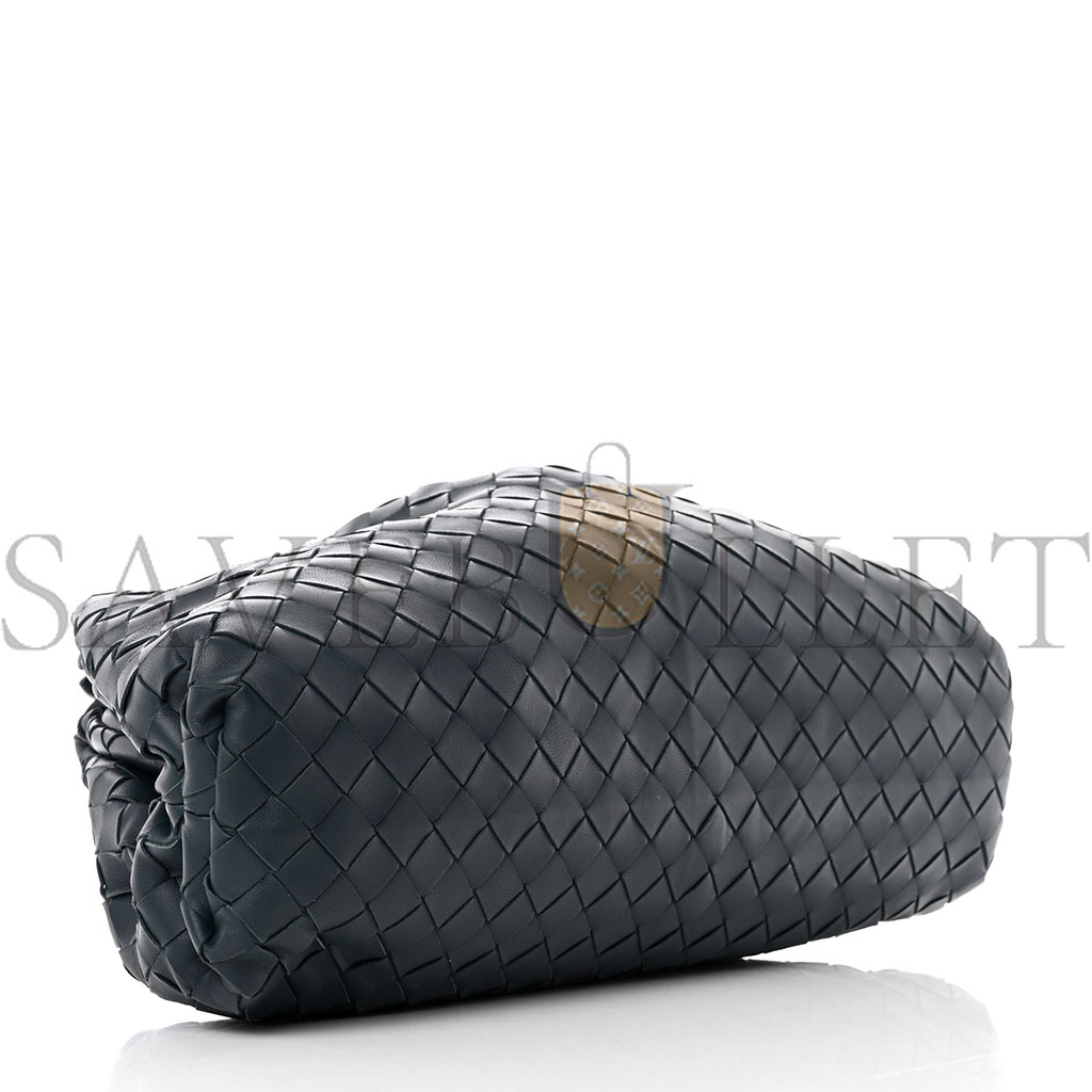 BOTTEGA VENETA NAPPA MAXI INTRECCIATO THE POUCH OVERSIZED CLUTCH DEEP BLUE 1313552 (37*22*8) BOTTEGA VENETA NAPPA MAXI INTRECCIATO THE POUCH OVERSIZED CLUTCH DEEP BLUE 1313552 (37*22*8)