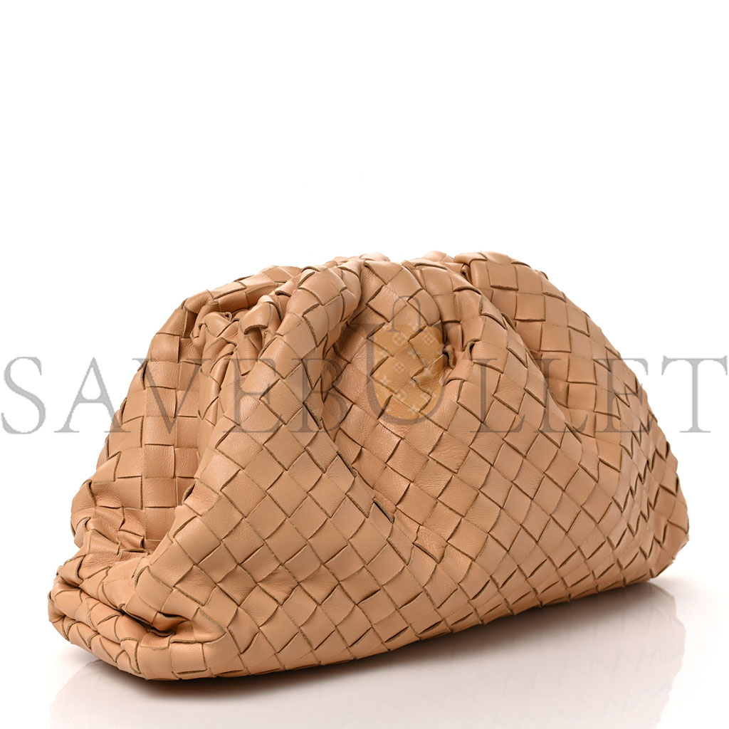 BOTTEGA VENETA NAPPA MAXI INTRECCIATO THE POUCH OVERSIZED CLUTCH ALMOND (38*22*8cm) BOTTEGA VENETA NAPPA MAXI INTRECCIATO THE POUCH OVERSIZED CLUTCH ALMOND (38*22*8cm)