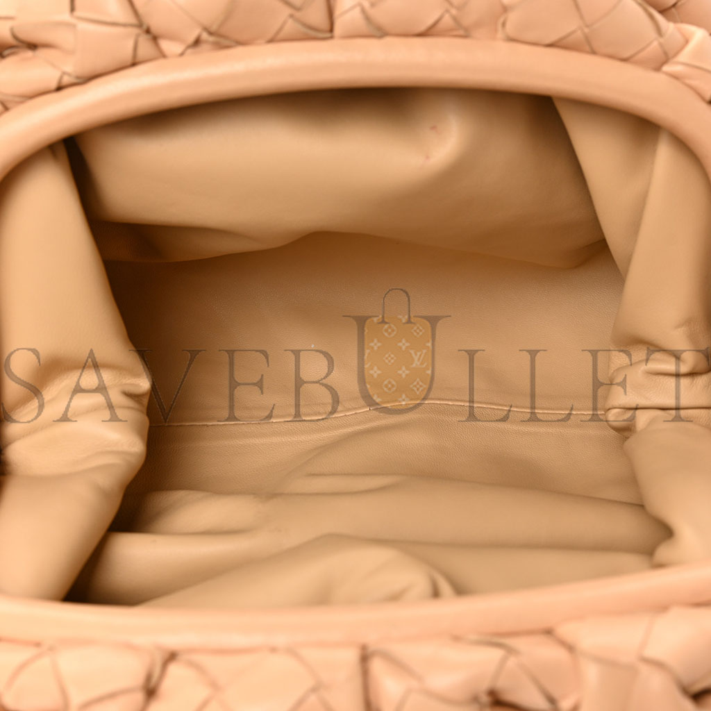 BOTTEGA VENETA NAPPA MAXI INTRECCIATO THE POUCH OVERSIZED CLUTCH ALMOND (38*22*8cm) BOTTEGA VENETA NAPPA MAXI INTRECCIATO THE POUCH OVERSIZED CLUTCH ALMOND (38*22*8cm)