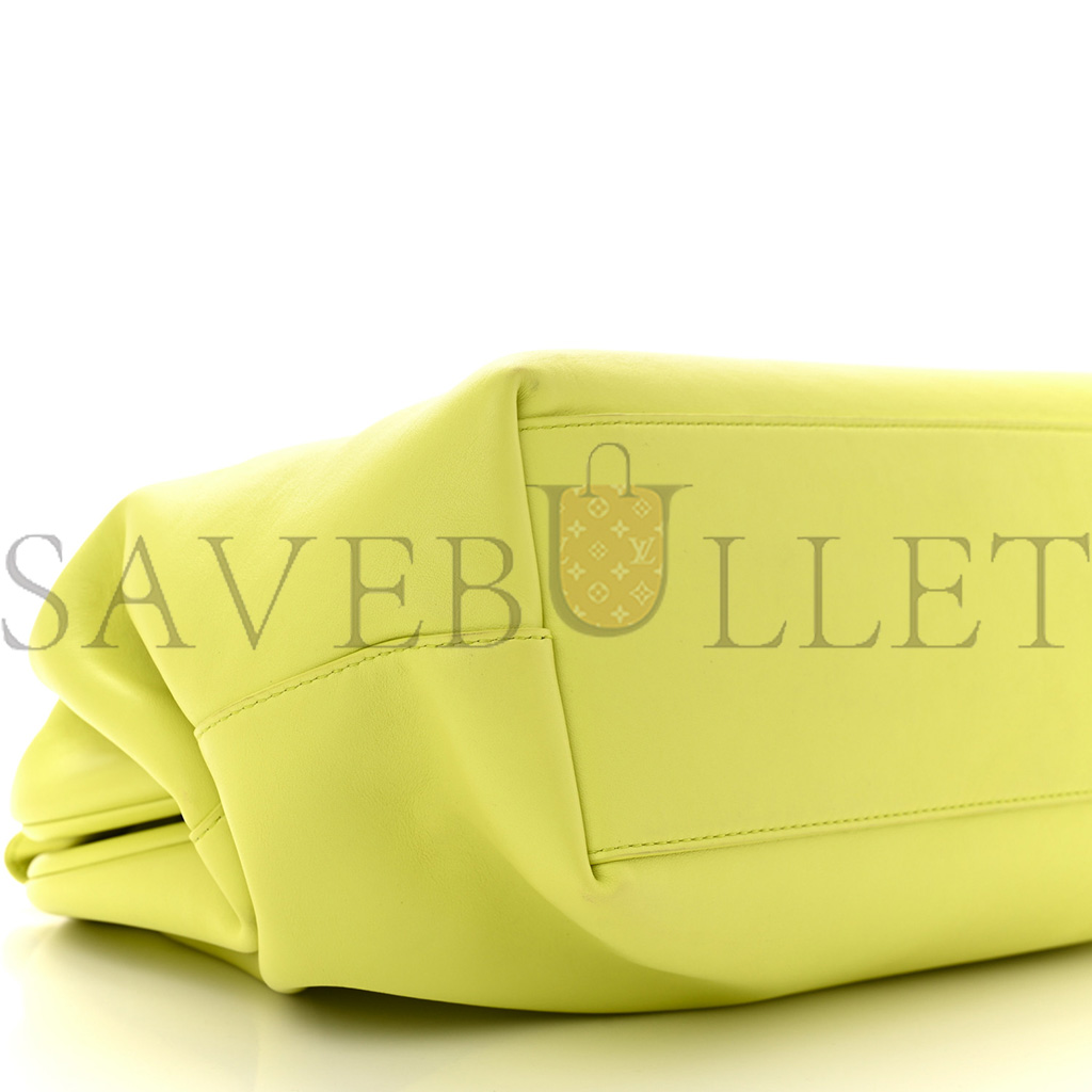 BOTTEGA VENETA CALFSKIN MEDIUM THE POINT TRIANGLE BAG SEAGRASS (32*23*11cm) BOTTEGA VENETA CALFSKIN MEDIUM THE POINT TRIANGLE BAG SEAGRASS (32*23*11cm)